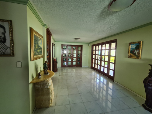 Venta De Casa En Villas De Irapuato