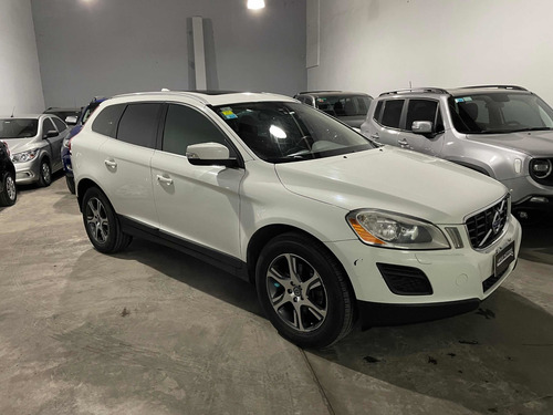 Imagen 12 de 16 de Volvo Xc60 2012 3.0 T6 Awd High 304cv