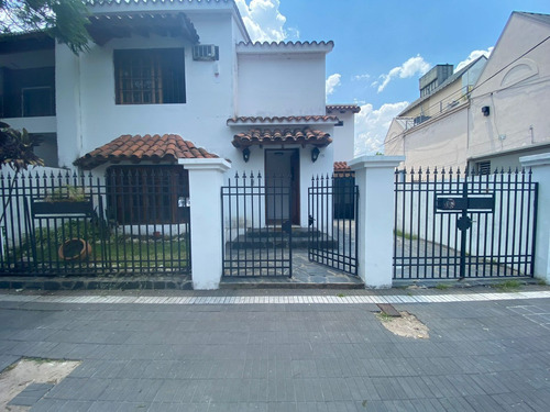 Imagen 2 de 30 de Hermosa Casa Familiar En Zona Parque
