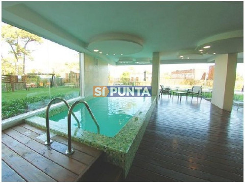 Imagen 3 de 3 de A Pasos De Punta Shopping