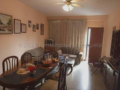 Imagen 9 de 24 de Edificio Ubicado En La Avenida Brager, Cuatro Apartamento, Dos De Ellos De 108 Mtrs2 Y Dos De 84 Mtrs2, Piso 1 Y 2. En La Planta Baja Dispone De Cuatro Santa Maria Para Locales Comerciales