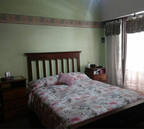 Chalet 5 Amplios Ambientes Con Extenso Parque