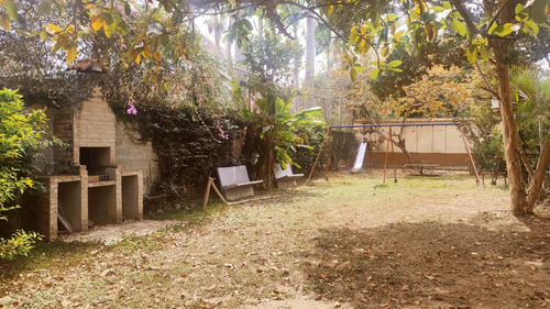 Apartamento En Montalban 1 11.88m2/3 Hab +serv/2+serv/1 P.e Por Documento Y Otro Por Condominio