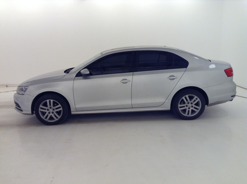 Volkswagen Vento 2.0 8v Advance Summer L/15