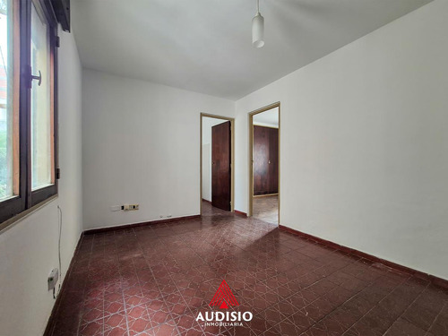 Audisio Vende - Obispo Trejo 741