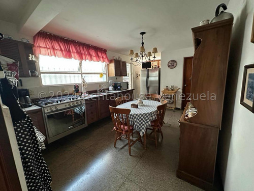 Magnifica Casa En Venta En El Cafetal Que Tiene Una Gran Estructura