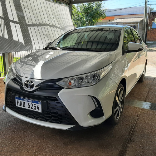 Toyota Yaris Sedán Xs 