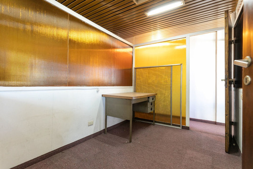 Imagen 16 de 30 de Venta Oficina En Monserrat Con Balcón Terraza.