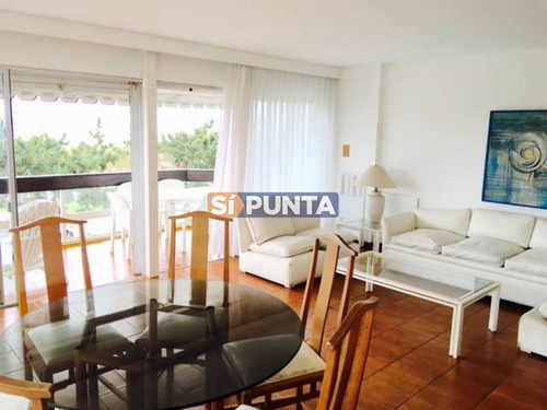 Imagen 7 de 12 de Apartamento En Playa Mansa Alquiler