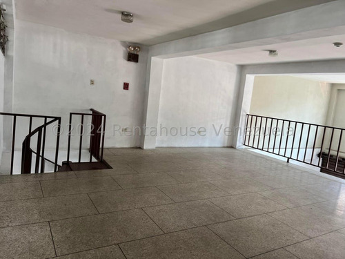 Tu Local Comercial En La Victoria, Centro Calle Paez. Ljsa 25-12775