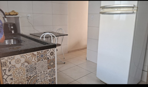 Sobrado, Dois Quartos, Dois Banheiros, Garagem
