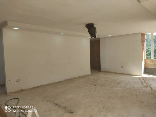 Imagen 4 de 9 de La Trigaleña Penthouse Duplex Luz Montilva