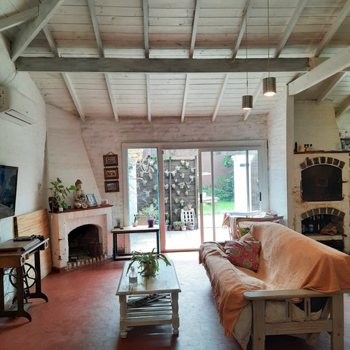 Imagen 3 de 30 de Chalet 5 Ambientes En El Corazón De Caisamar