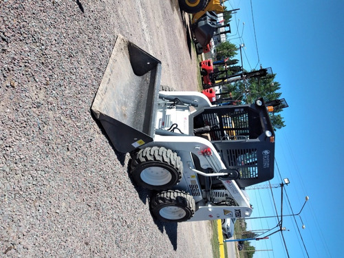 Imagen 9 de 19 de Mini Cargadora Marca Wecan Xt650