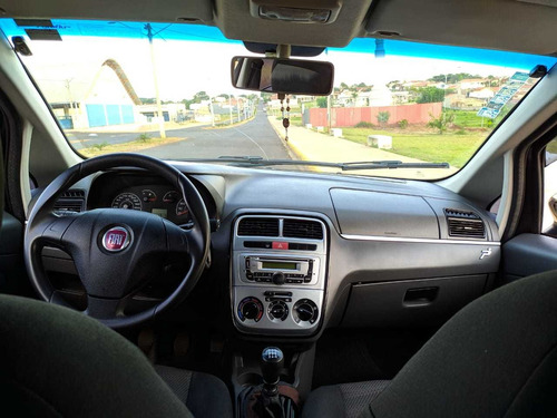 Fiat Punto 1.4 Attractive Flex 5p 2012