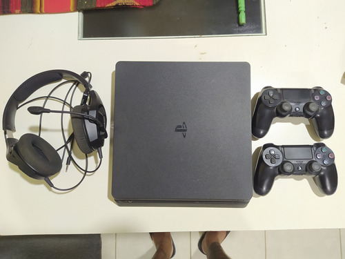 Consola Sony Playstation 4 Slim                     