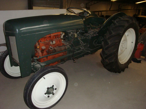 Imagen 1 de 1 de Tractor Antiguo Ferguson 1956
