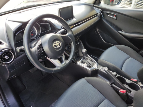Imagen 6 de 11 de Toyota Yaris 2017 1.5 R Xle At