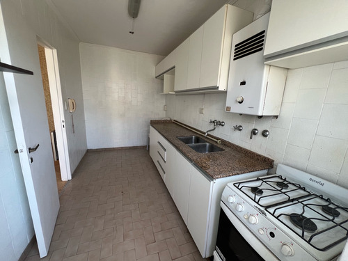 Venta Departamento En Lourdes De 2 Dormitorios