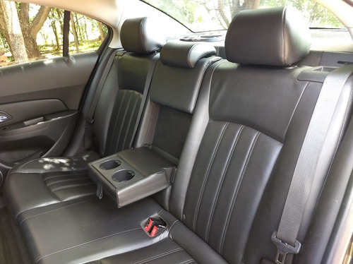 Imagem 8 de 10 de Chevrolet Cruze 1.8 Lt 16v Sedan