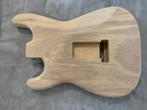 Imagem 3 de 5 de Corpo Guitarra Modelo Strato Em Cerejeira