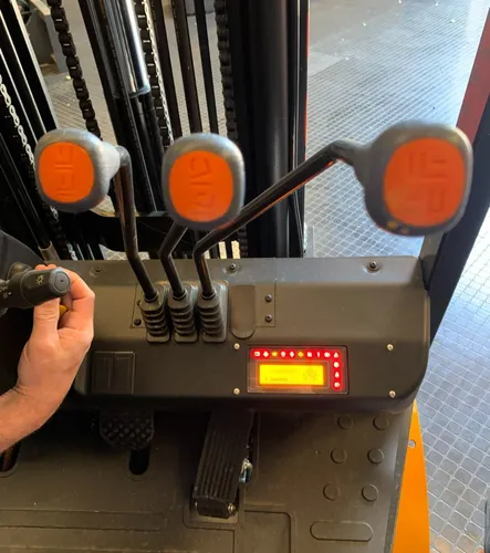 Auto Elevador Iron Idf 1.5t (dólar Oficial)