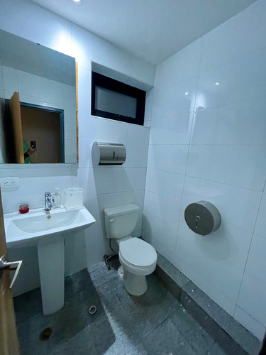 Imagen 7 de 8 de Oficina Confortable En Alquiler En La Viña 160m2 C-6205724