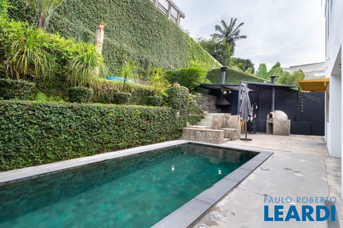 Imagem 1 de 15 de Casa Assobradada - Vila Madalena - Sp - 639804