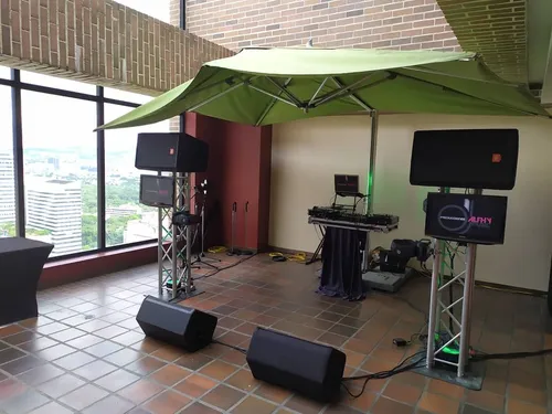 Alquiler Miniteca, Sonido, Luces Negras Uv Neon, Karaoke, Dj