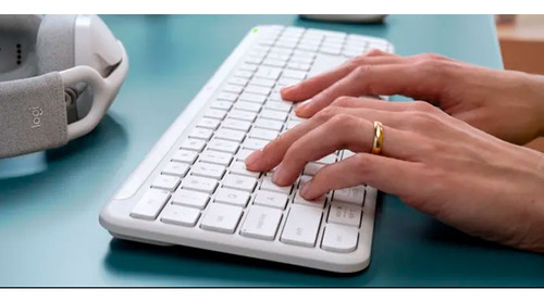 Teclado Inalámbrico Logitech Signature Slim K950 Blanco Idioma Español Latinoamérica