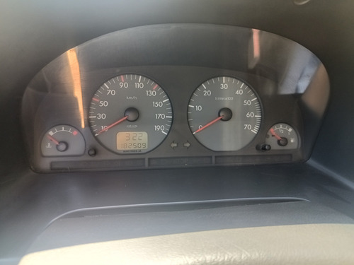 Peugeot Partner 1.4 Furgon Confort 5as NAFTA+ equipo de gas