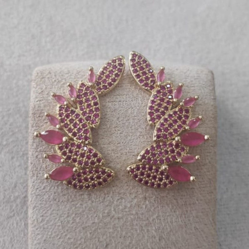 Brinco Folheado Asa De Anjo Ear Cuff Folheado Cravejado Luxo