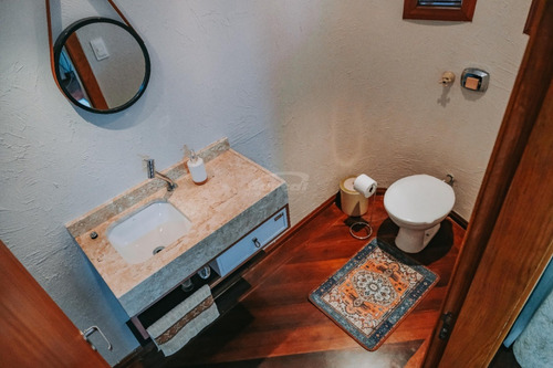 Casa Ampla Na Itoupava Norte, Com 3 Dormitórios Sendo Uma Suite, Sala De Jantar Sala De Estar Sala De Tv Com Lareira, Lavabo, Cozinha, Ampla Área De Lazer Com Piscina.aceita Apto De Menor Valor Na Ne