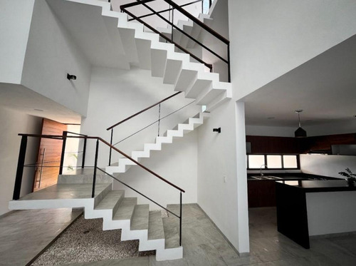 Venta De Townhouse En Benito Juárez Norte Con Equipamiento Con 3 Habitaciones