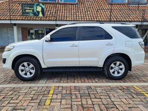 Toyota Fortuner Urbana Sr5 2.7cc Mt Aa 4x2