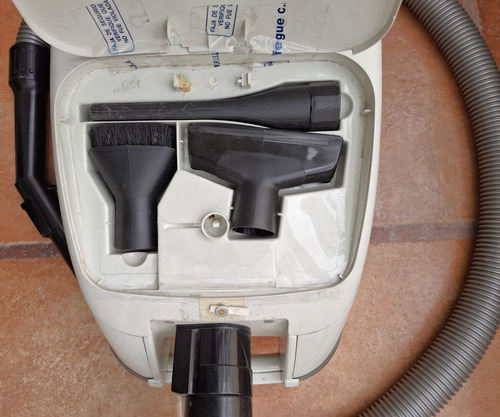 Aspiradora Electrulux Dolphin Z3820 Para Reparar Blanco (Usado)