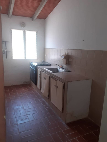 Imagen 3 de 16 de En Venta Amplia Casa En Borburata C-5623919