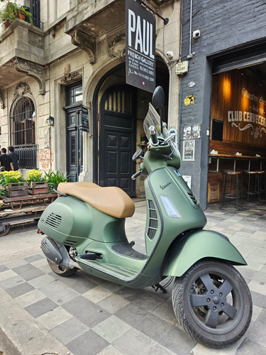 Vespa 300 Gts - Customizada