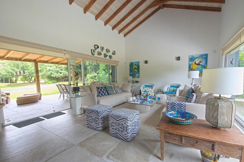 Casa En Alquiler Por Temporada De 5 Dormitorios En Playa Brava