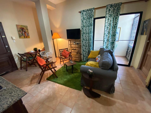 Alquiler Apartamento Amueblado De 2 Habitaciones, Zona Colonial, Santo Domingo