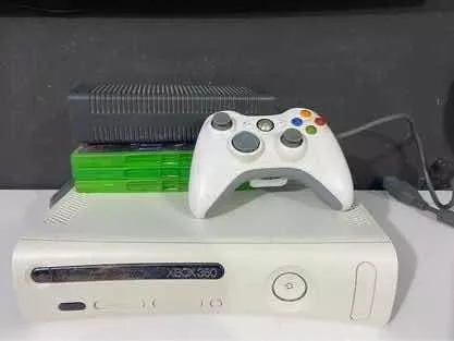 Xbox 360 Arcade Branco Desbloqueado - Corre Que Ta Baratinho