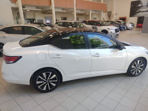 Imagen 3 de 25 de Nissan Sentra Exclusive 2.0 Cvt Juan Carlos