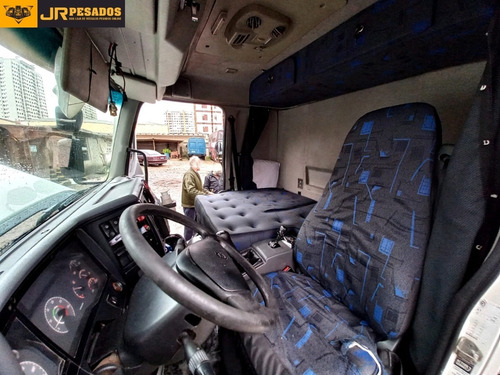 Imagem 5 de 15 de Volvo Vm 260 Câmara Fria Thermo King Trucado 6x2 Ano 2006