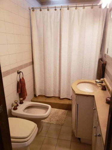 Villa Devoto - Venta Chalet En 2 Plantas, Garage