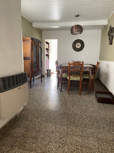 Casa En Venta En Arrecifes Con Patio