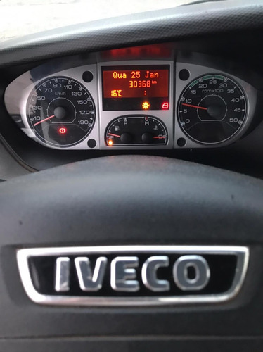 Imagem 7 de 9 de Iveco 35s14 2018 Com Ar Condicionado