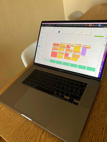 Apple Macbook Pro 16 Pulgadas 2020, Core I7, 16 Gb Ram A2141 (Usado)