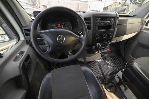 Imagen 14 de 18 de Mercedes Sprinter 2016 2.1 415 Combi 3665 150cv 9+1 Tn