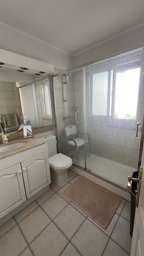 Casa En Venta De 7 Dorm, 2 Suite ,4 B ,en Lo Barnechea