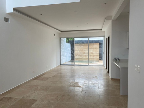 Imagen 3 de 21 de Casa En Venta En Cancun En Rio Residencial